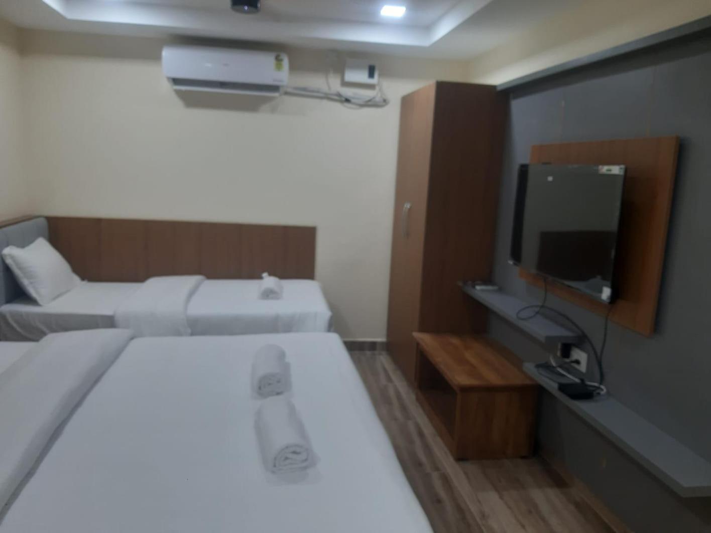 Hotel Lakshmi Narayana Grand Kanchipuram Zewnętrze zdjęcie